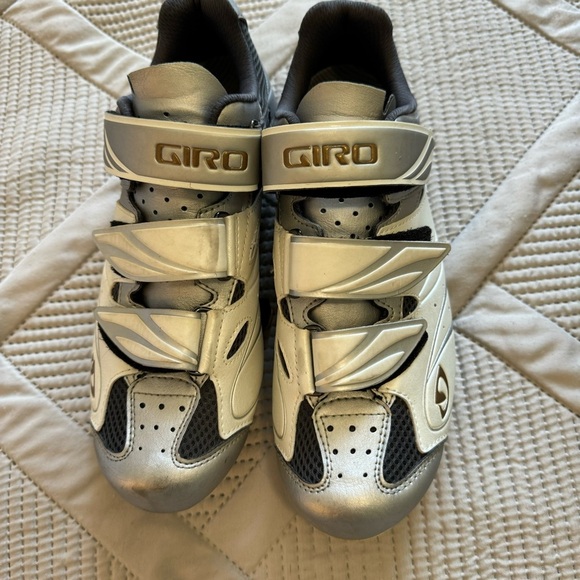 Giro Sante |  Lightly Used Women's Cycling Shoes  |  EU Size 39  |  US Size 7.5 - Picture 3 of 9